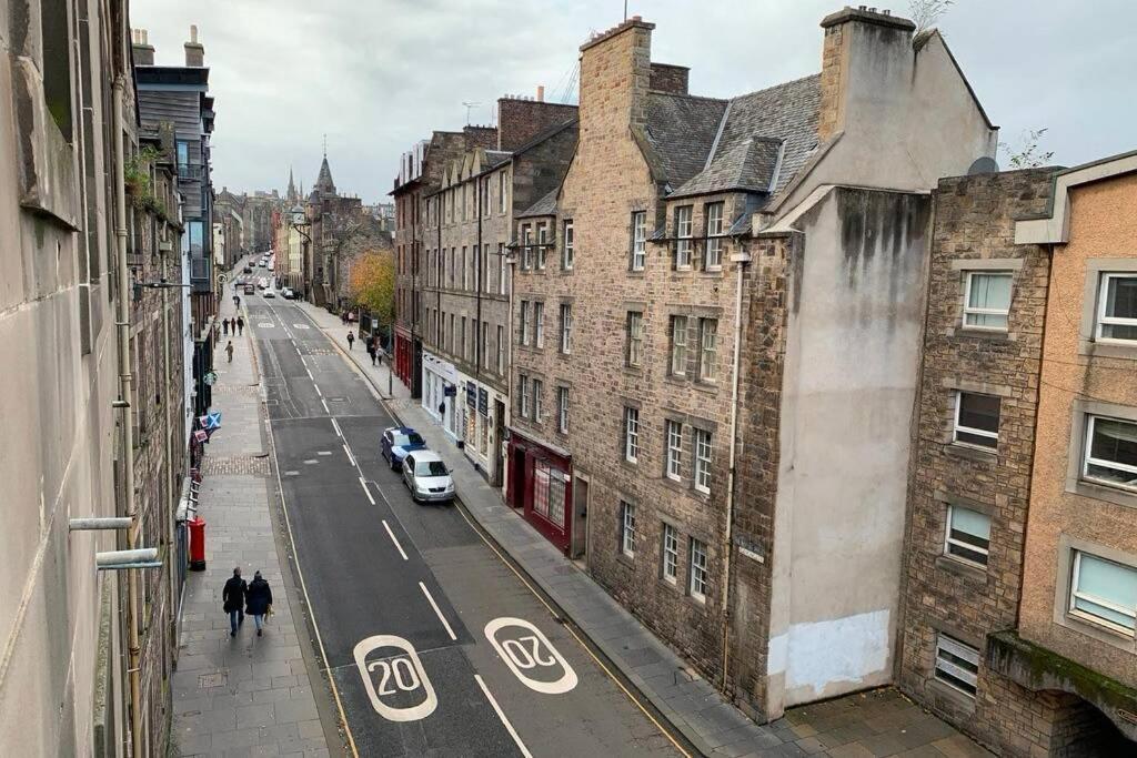 The Perfect Home On Royal Mile Edimburgo Exterior foto